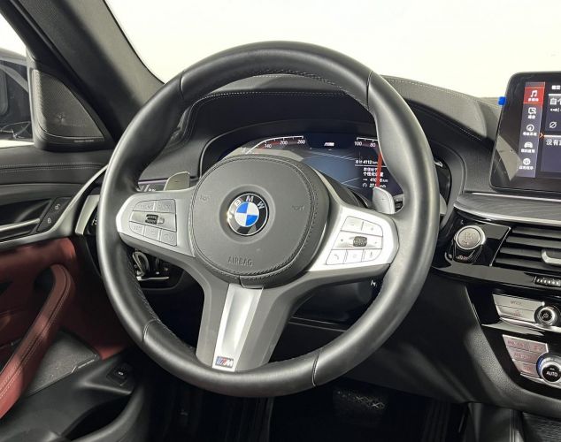 BMW 5 серия  