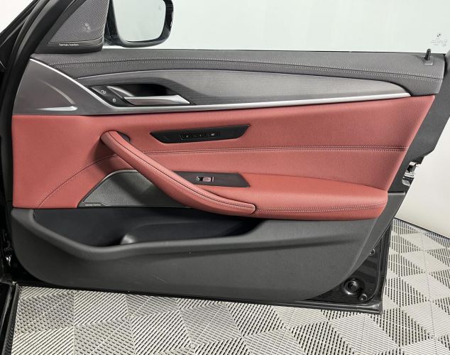 BMW 5 серия  
