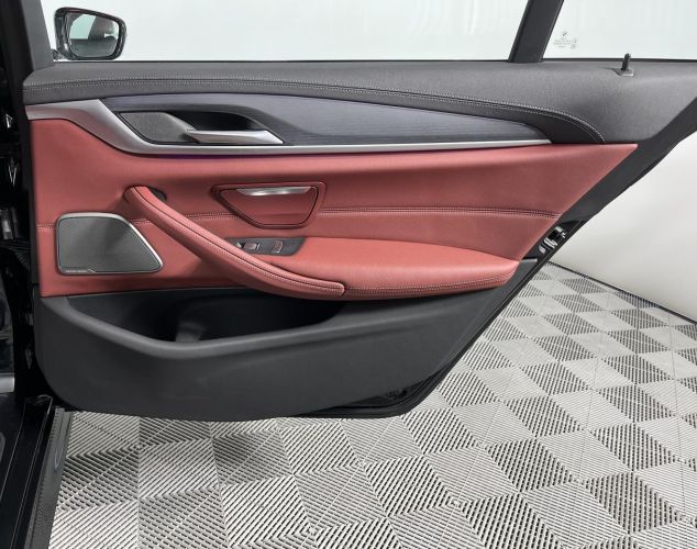 BMW 5 серия  