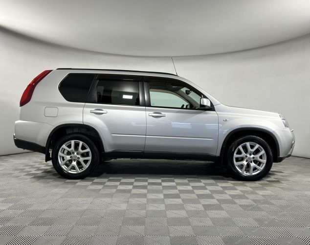 Nissan X-Trail  SE Mid