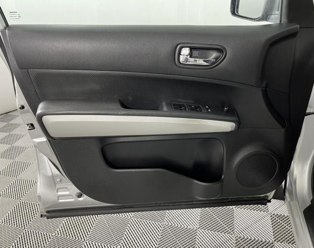 Nissan X-Trail  SE Mid