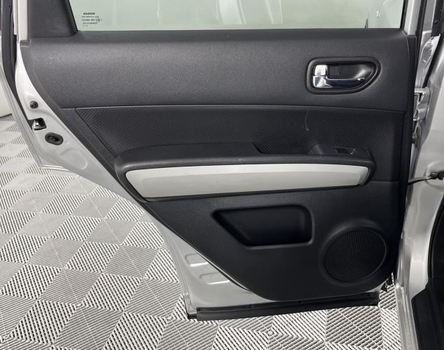 Nissan X-Trail  SE Mid