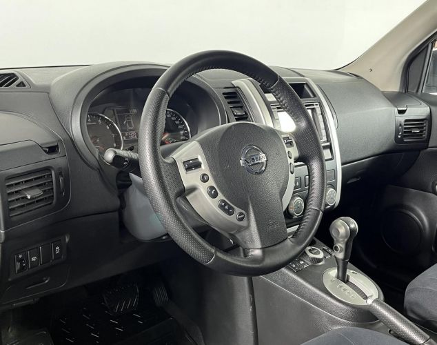 Nissan X-Trail  SE Mid