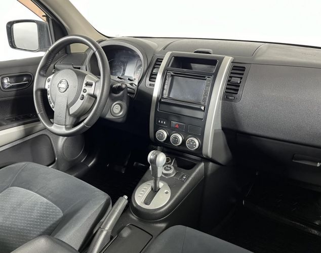 Nissan X-Trail  SE Mid
