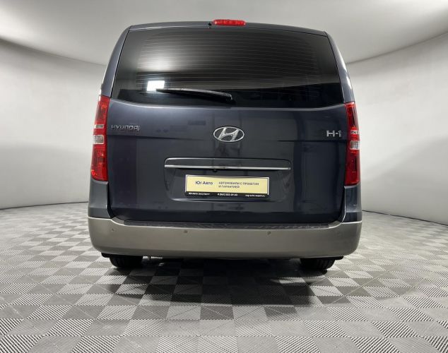 Hyundai H-1  