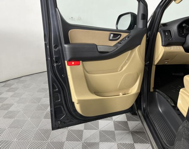 Hyundai H-1  