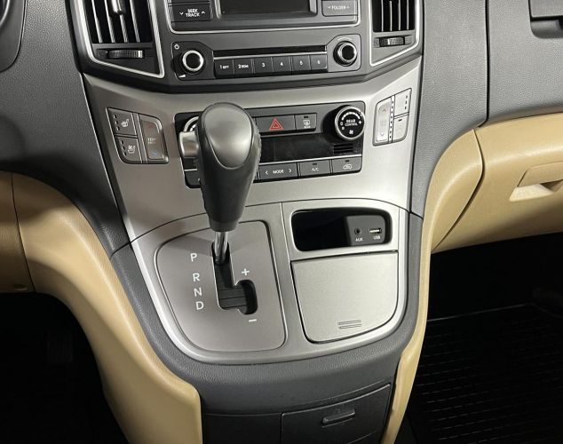 Hyundai H-1  