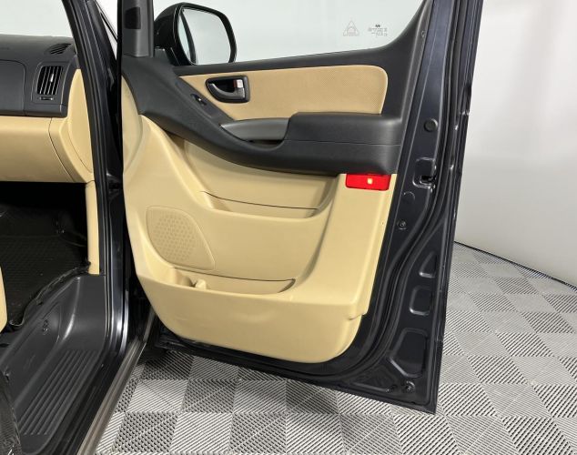 Hyundai H-1  