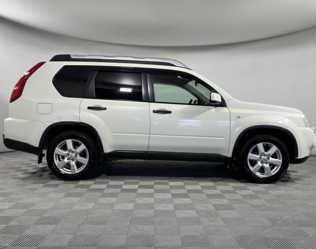 Nissan X-Trail  LE