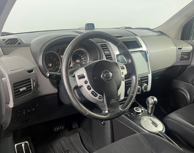 Nissan X-Trail  LE