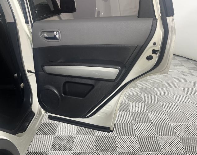 Nissan X-Trail  LE