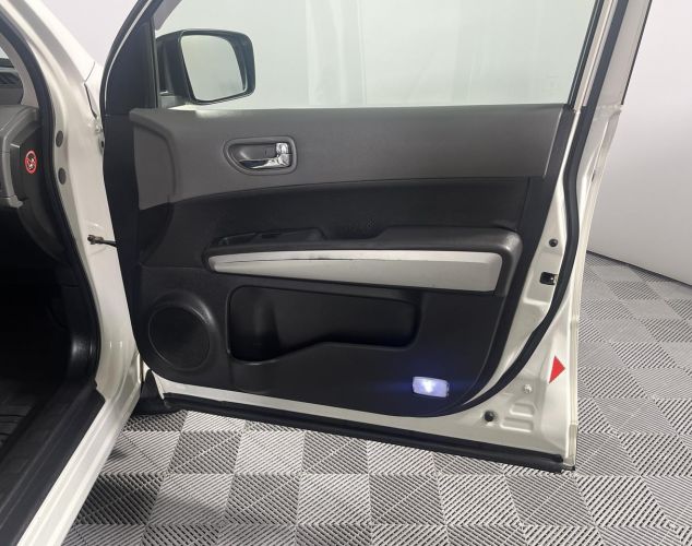 Nissan X-Trail  LE