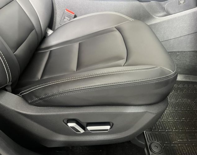 Geely Atlas  Luxury LED+ Yandex Auto