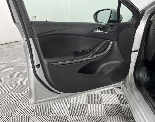 Opel Astra  Base