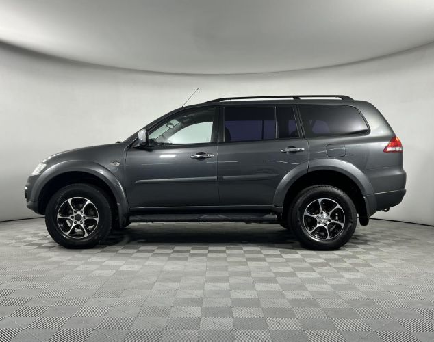Mitsubishi Pajero Sport  Instyle