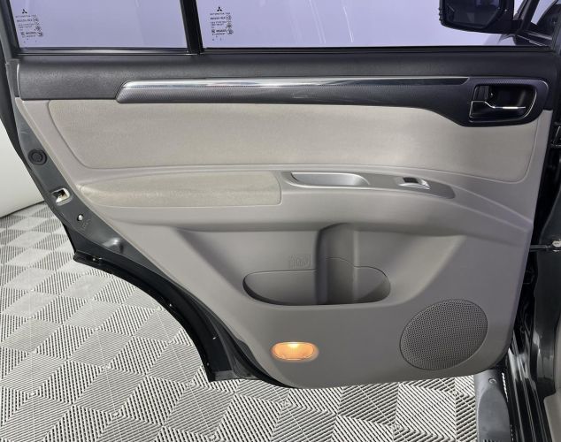 Mitsubishi Pajero Sport  Instyle