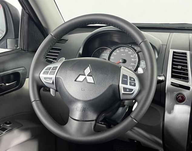 Mitsubishi Pajero Sport  Instyle