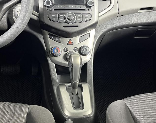 Chevrolet NAV Aveo  LT
