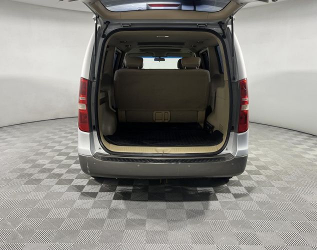 Hyundai Grand Starex  Base