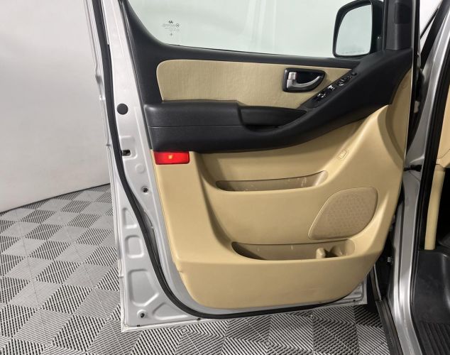 Hyundai Grand Starex  Base