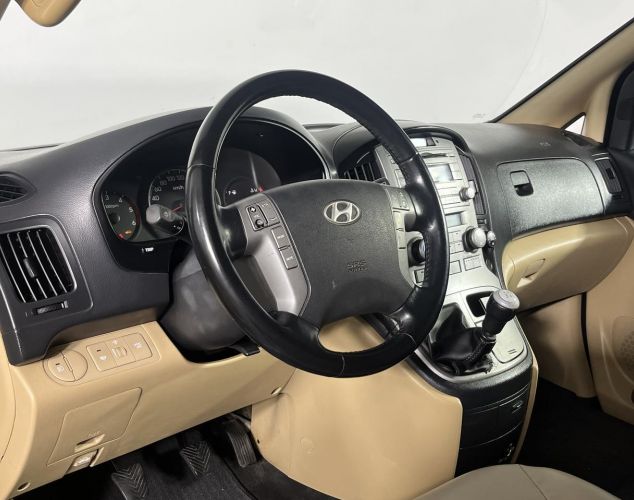 Hyundai Grand Starex  Base