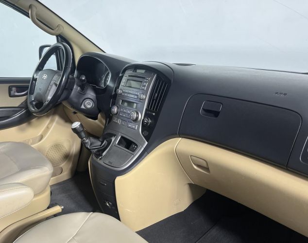 Hyundai Grand Starex  Base