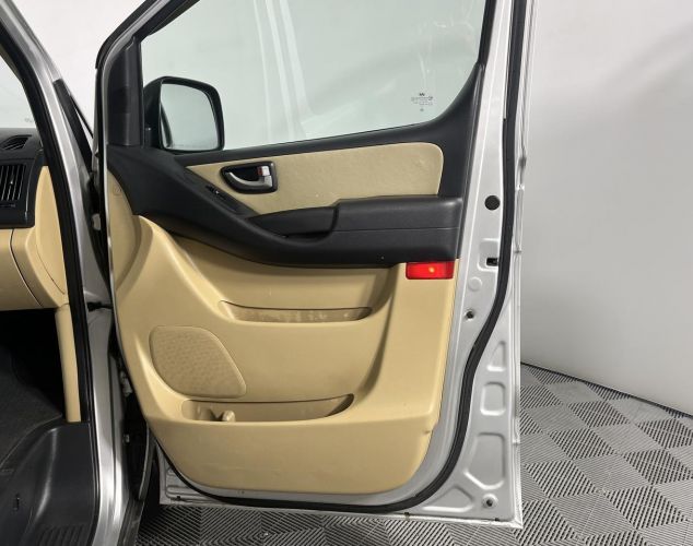 Hyundai Grand Starex  Base