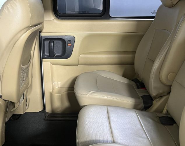 Hyundai Grand Starex  Base