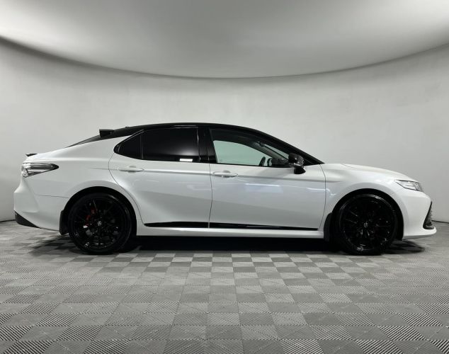 Toyota Camry  GR Sport