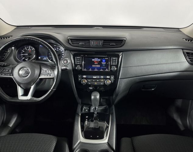 Nissan X-Trail  SE