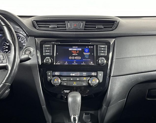 Nissan X-Trail  SE
