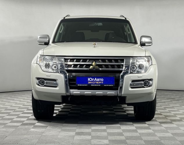 Mitsubishi Pajero  Mid