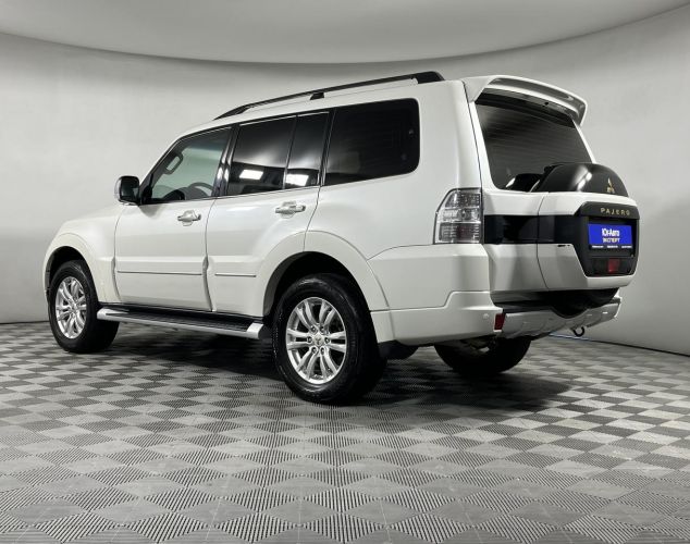Mitsubishi Pajero  Mid