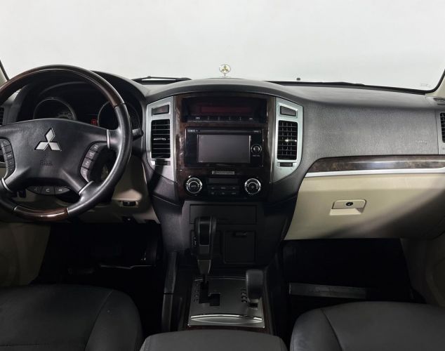 Mitsubishi Pajero  Mid