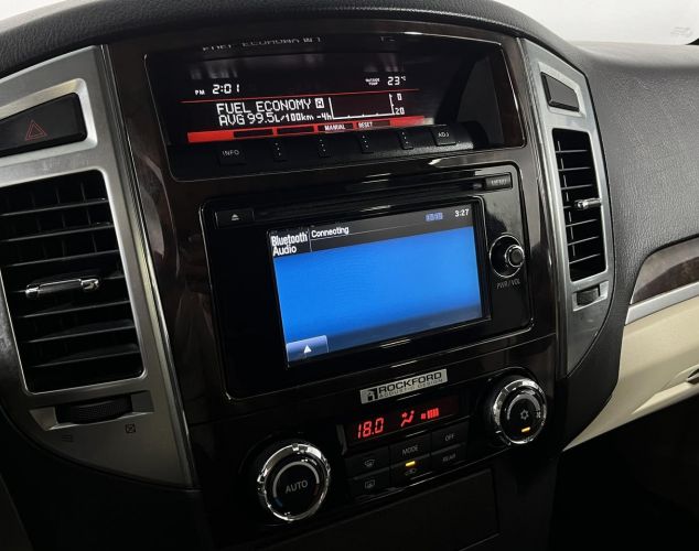 Mitsubishi Pajero  Mid