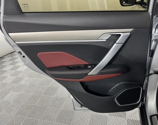 Geely Coolray  Flagship