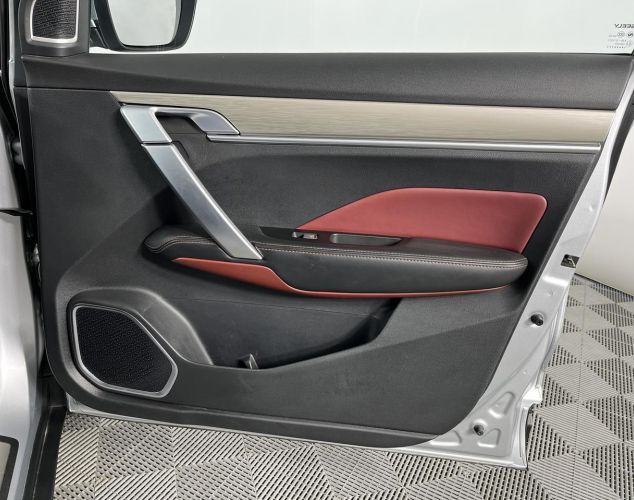 Geely Coolray  Flagship
