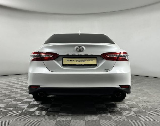 Toyota Camry  Executive Safety