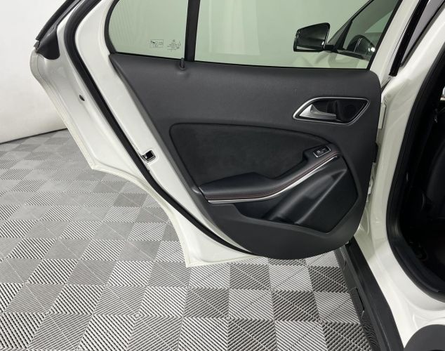 Mercedes-Benz GLA-Класс  