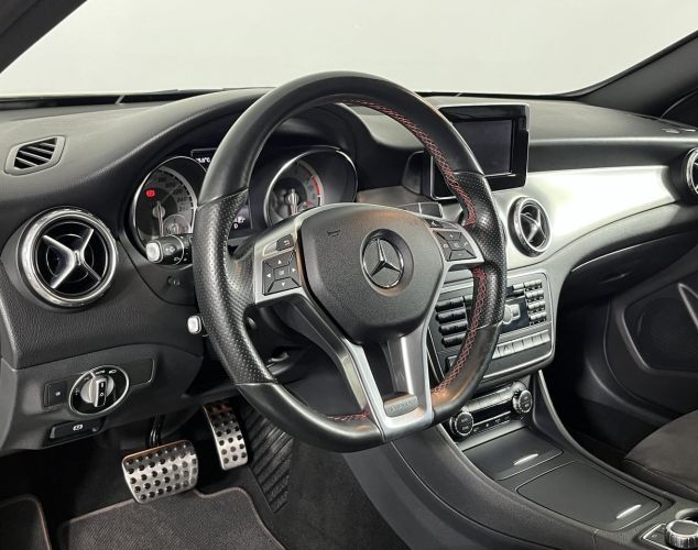 Mercedes-Benz GLA-Класс  