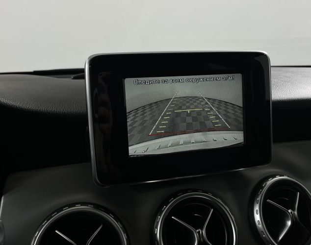 Mercedes-Benz GLA-Класс  
