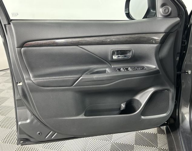Mitsubishi Outlander  Intense 4WD
