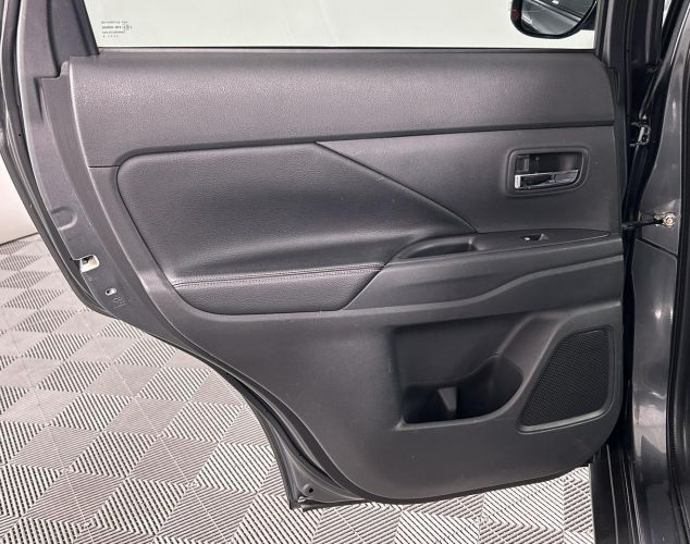 Mitsubishi Outlander  Intense 4WD
