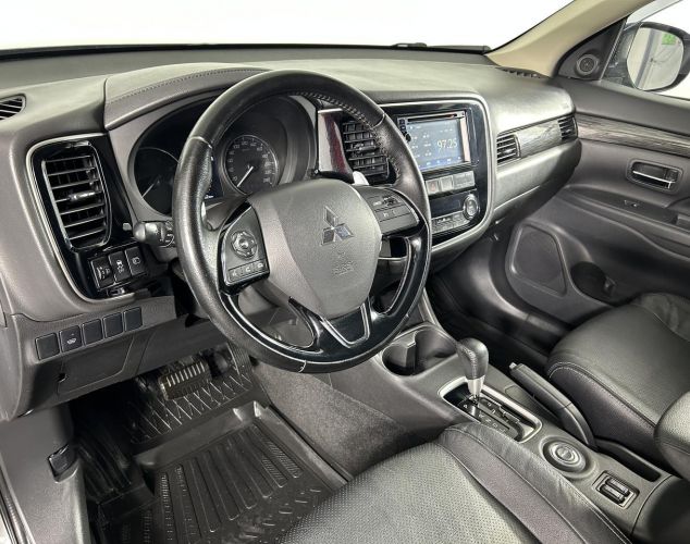Mitsubishi Outlander  Intense 4WD