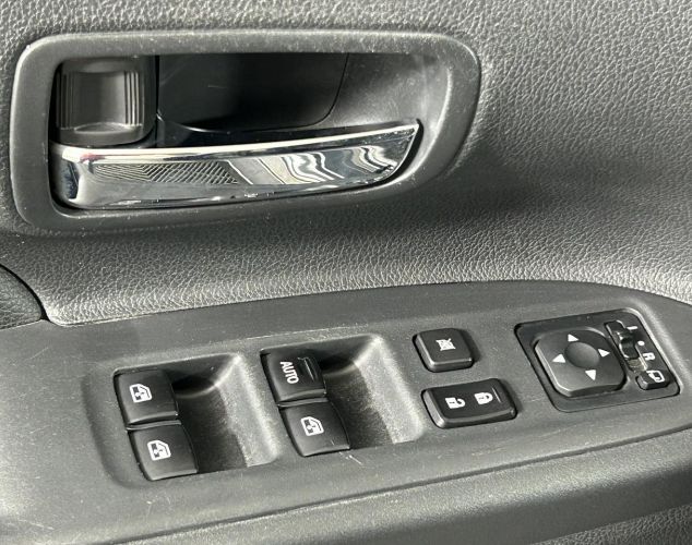 Mitsubishi Outlander  Intense 4WD