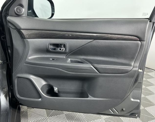 Mitsubishi Outlander  Intense 4WD
