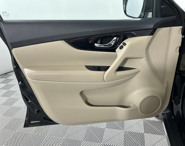Nissan X-Trail  LE Top