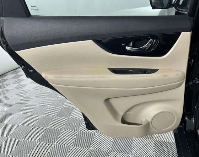 Nissan X-Trail  LE Top