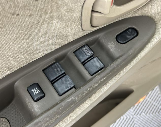Mazda MPV  Base