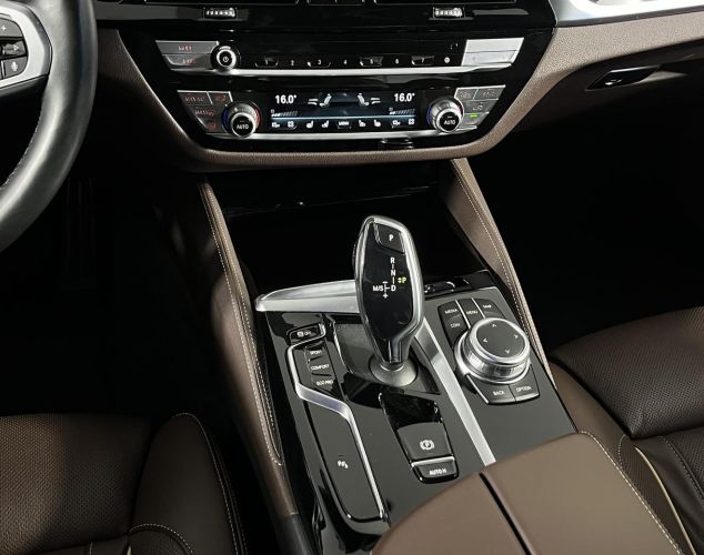 BMW 5 серия  